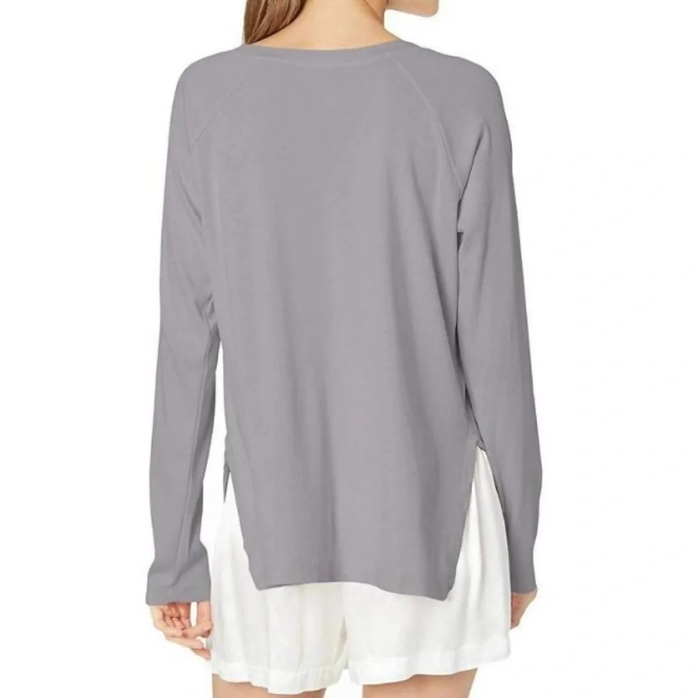 PJ Harlow Frankie Rib Long Sleeve V-Neck with Side Slits Size Medium Like New - Picture 10 of 11